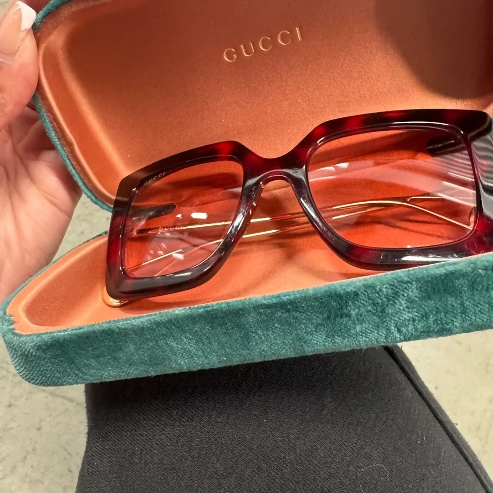 Gucci Red Oversized Sunglasses - Picture 3 of 6
